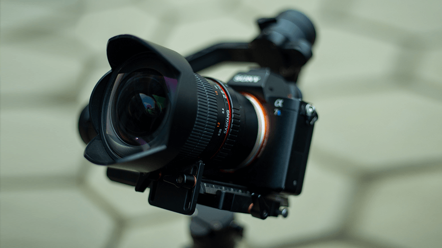 How to clean a DSLR lens